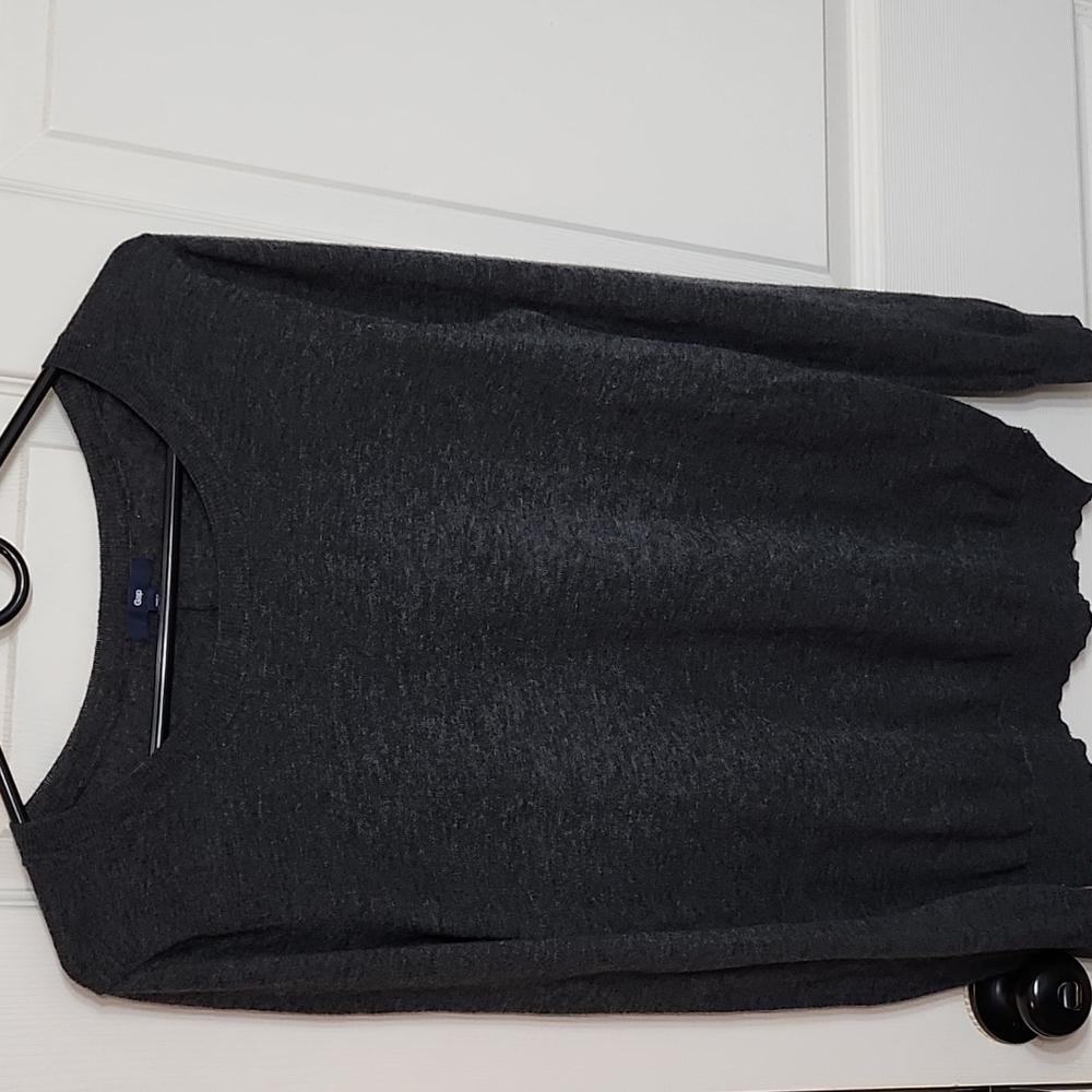 Gap sweater